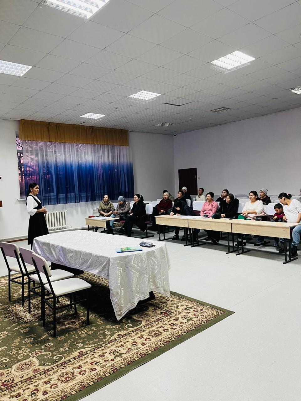 "Ата-аналарды педагогикалық қолдау орталығы” «Бүкіл отбасы үшін дұрыс тамақтану» тақырыбында 5-8 сыныптардың ата-аналары